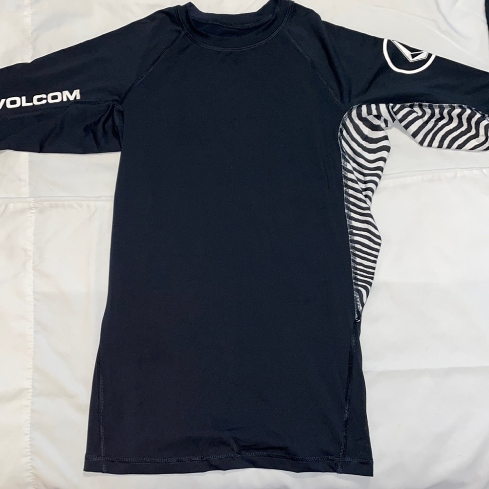 Volcom Women’s Rash Guard.